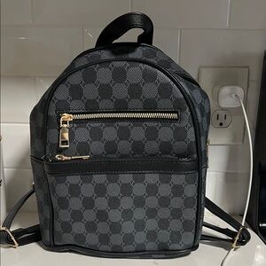 Women's Mini Checker-Print Backpack — Black